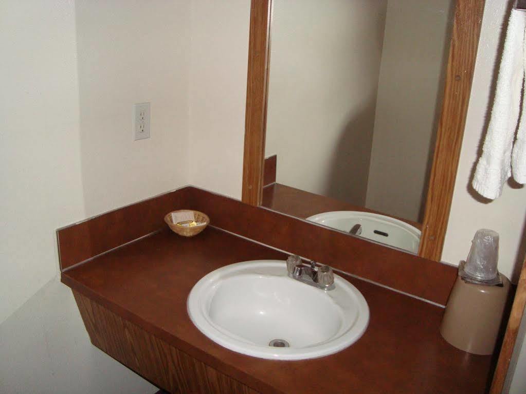 Willow Springs Motel Cheney Екстер'єр фото